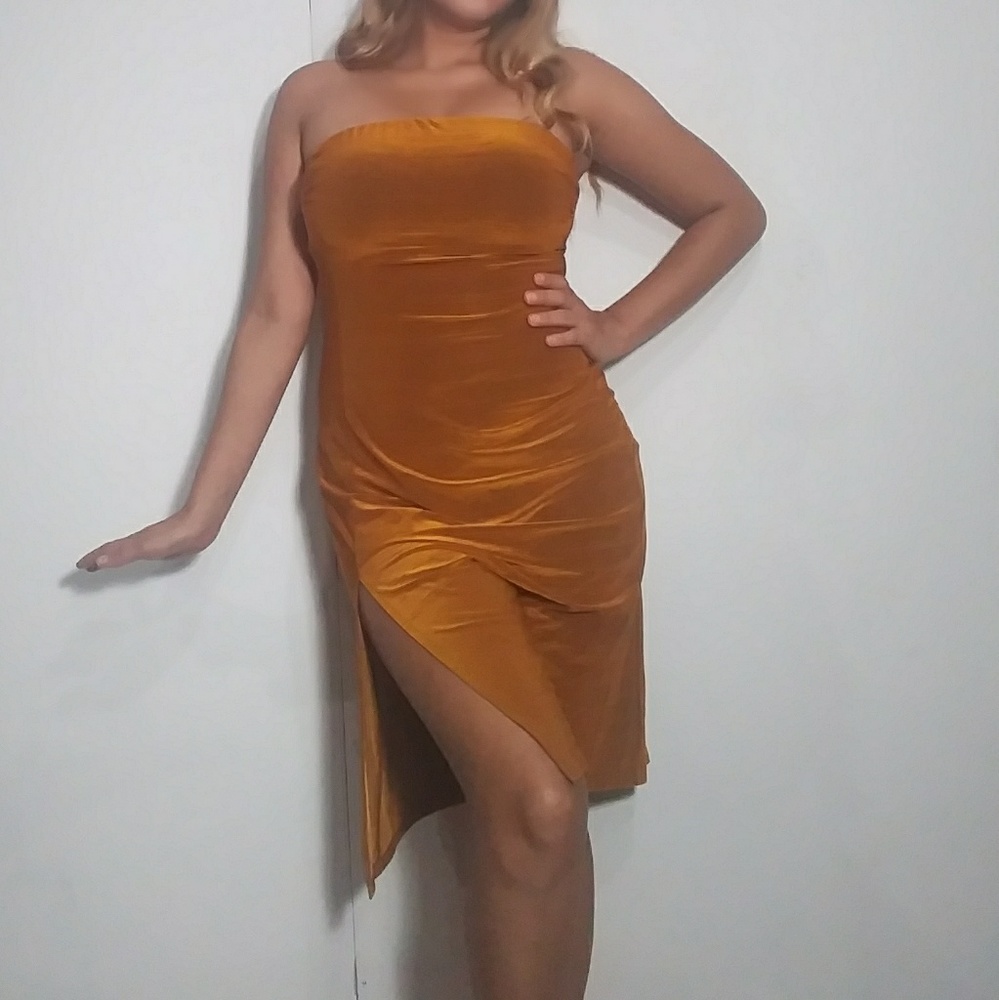 (ADDED TO BUNDLE) Strapless Bodycon Dress🦋 - Picture 4 of 6